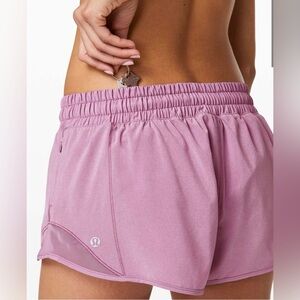 * Lululemon Hotty Hot Short II *2.5" Jubilee size 8REGULAR